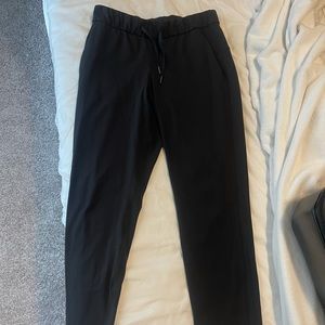 Lululemon on the fly pants